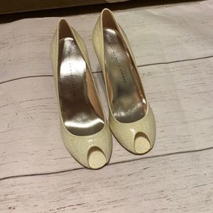 MARC BY MARC JACOBS SPARKLING CHAMPAGNE CAlF- SKIN LEATHER OPEN-TOE PUMP